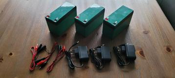 nieuwe lithium accus 12V + lader beschikbaar voor biedingen