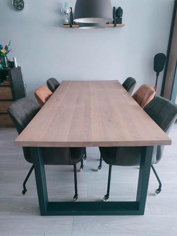 Pronto industriële eikenhouten eettafel  beschikbaar voor biedingen
