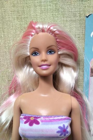 Barbie Glamour Surprise Mode Salon uit 2001 beschikbaar voor biedingen