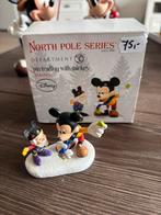 Disney department 56 Mickey  pin trading figuurtje retired, Verzamelen, Disney, Ophalen of Verzenden, Mickey Mouse, Nieuw, Beeldje of Figuurtje