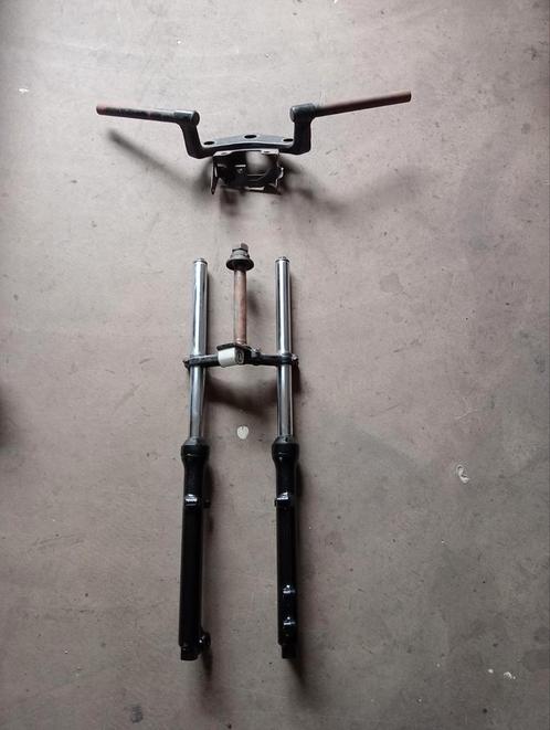 Nette goeie voorvork met stuur honda mb5 mb8, Fietsen en Brommers, Brommeronderdelen | Algemeen, Zo goed als nieuw, Overige typen