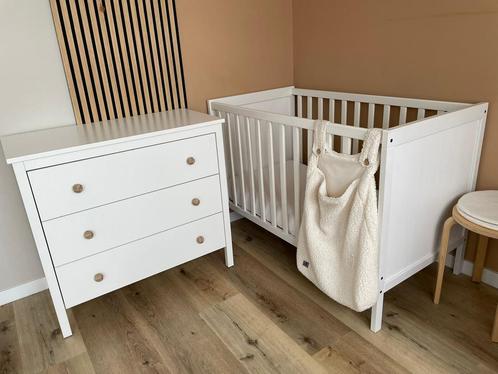 Baby ledikant en commode (IKEA sundvik en koppang), Kinderen en Baby's, Kinderkamer | Complete kinderkamers, Gebruikt, Jongetje of Meisje