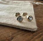 Zilveren vergulde oorbellen met zirkonia 5mm  New, Ophalen of Verzenden, Nieuw, Goud, Zilver