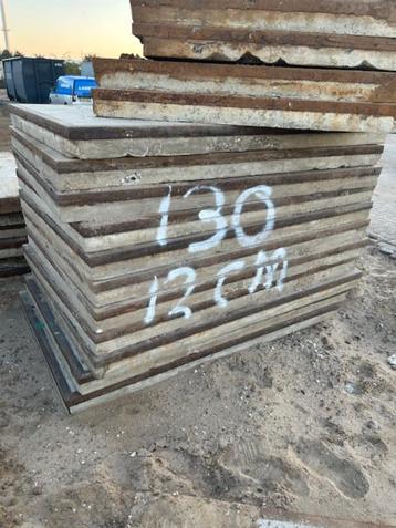 gebruikte betonplaten 200x130x12 cm 24 stuks met stelcon beschikbaar voor biedingen