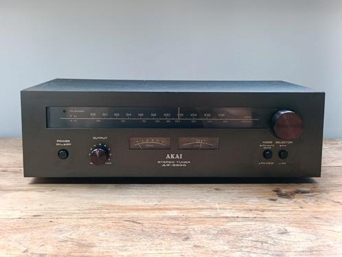 Akai AT-2200 Tuner, prachtige conditie (warm witte leds)., Audio, Tv en Foto, Tuners, Zo goed als nieuw, Analoog, Ophalen of Verzenden