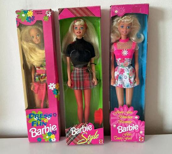 Barbie poppen in doos, Kinderen en Baby's, Speelgoed | Poppen, Ophalen of Verzenden, Zo goed als nieuw, Barbie