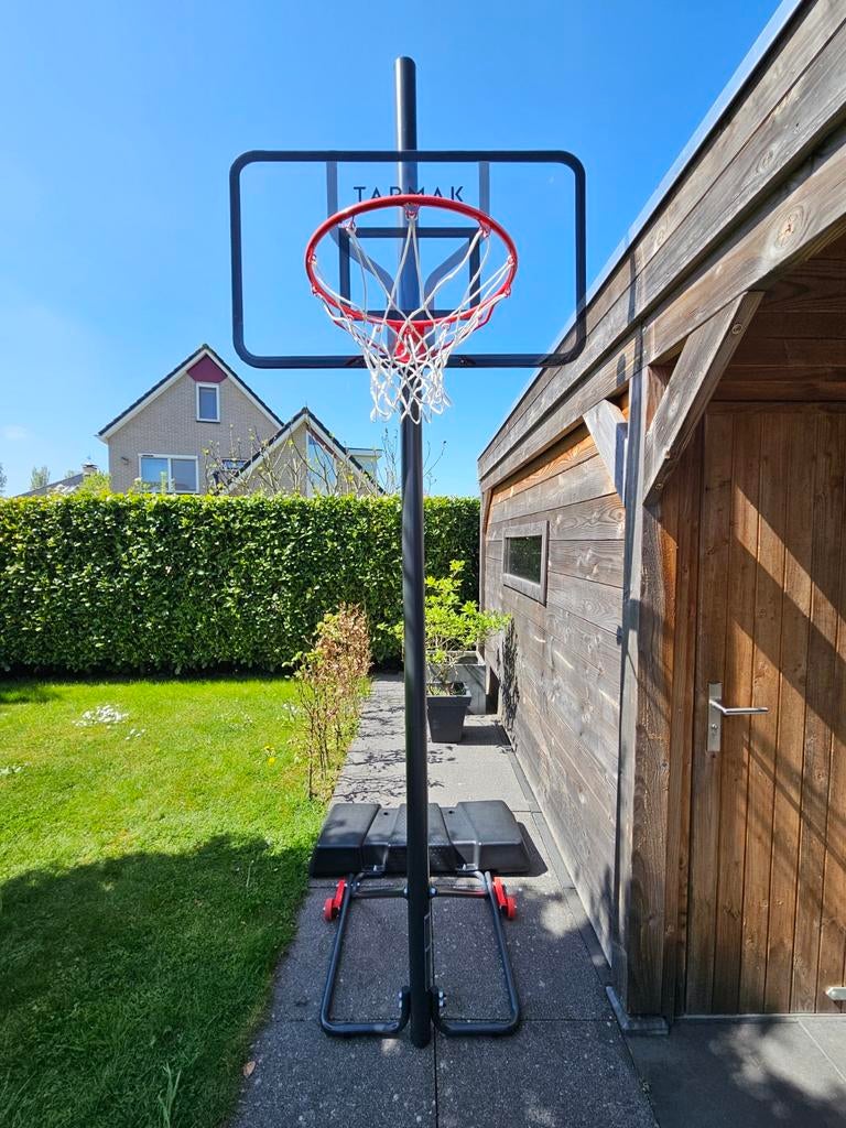 Basketbalpaal Tarmak B100 Easy - Zeer weinig gebruikt, Sport en Fitness, Basketbal, Ophalen, Zo goed als nieuw, Ring, Bord of Paal