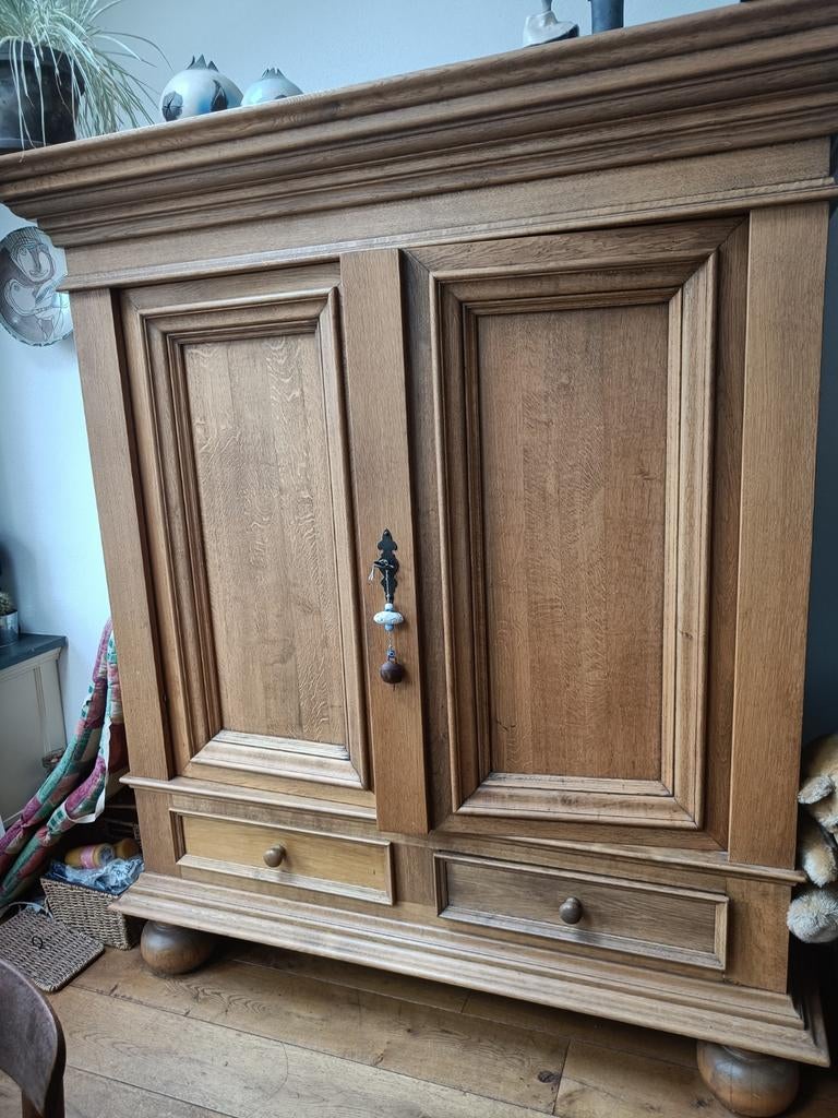 Eiken kast, Ophalen, 25 tot 50 cm, 150 tot 200 cm