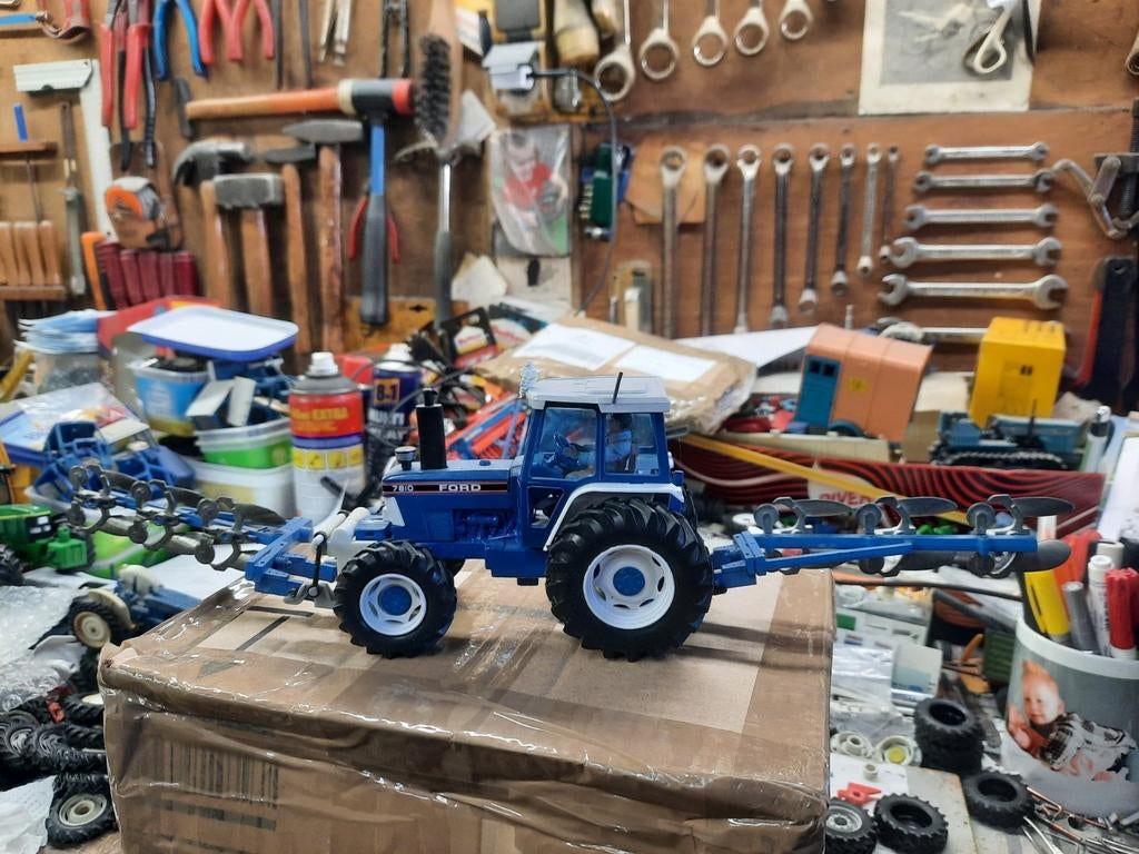 Ford 7810, Ophalen of Verzenden, Zo goed als nieuw