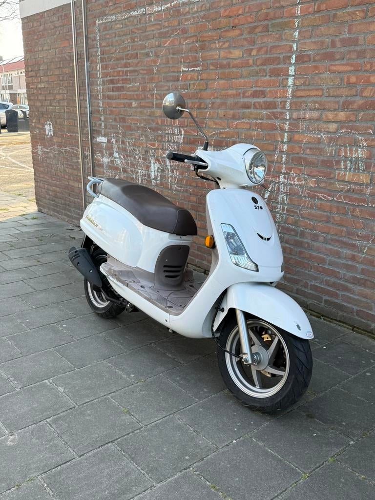 Sym fiddel 2 snor, Fietsen en Brommers, Scooters | SYM, Zo goed als nieuw, Overige modellen, Benzine, Ophalen