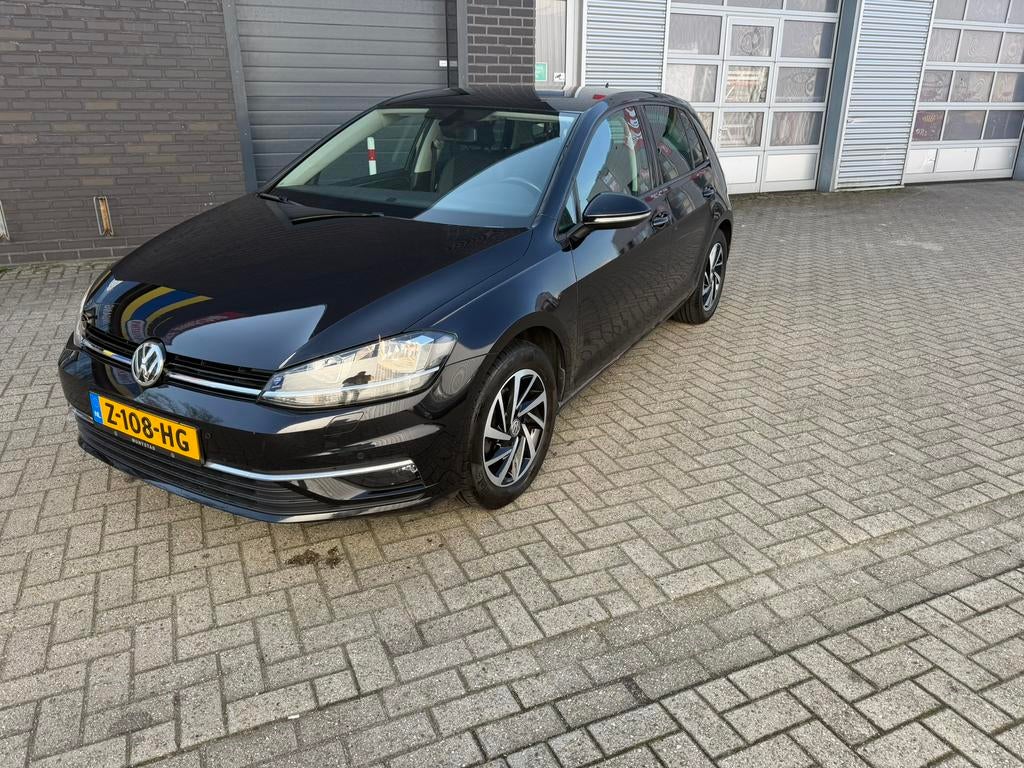 Volkswagen Golf 7.5 1.0 TSI 85pk 5D 2018 Zwart, Auto's, 620 kg, Handgeschakeld, 3 cilinders, 1100 kg