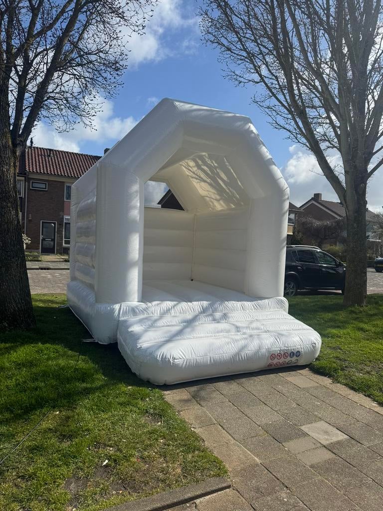 Springkussen huren - Feestje vieren vanaf slechts €45,-!, Hobby en Vrije tijd, Feestartikelen | Verhuur, Ophalen, Zo goed als nieuw