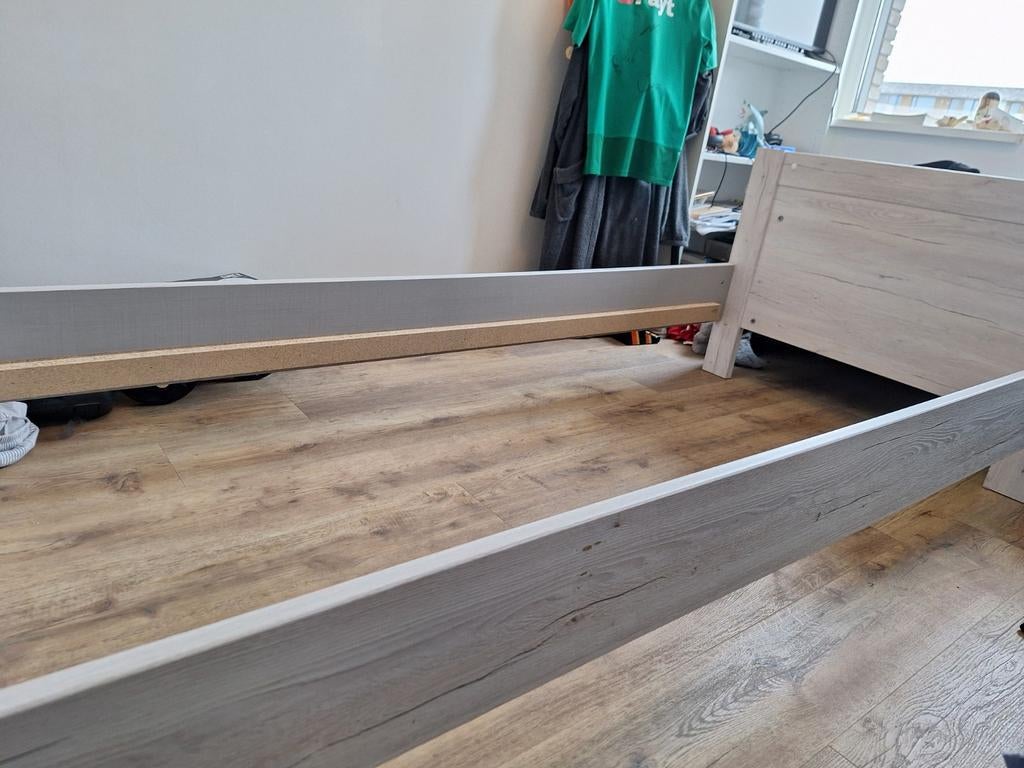 Zo goed als nieuw eenpersoons bedframe - 90x200 cm, Ophalen, Gebruikt, 90 cm, Eenpersoons