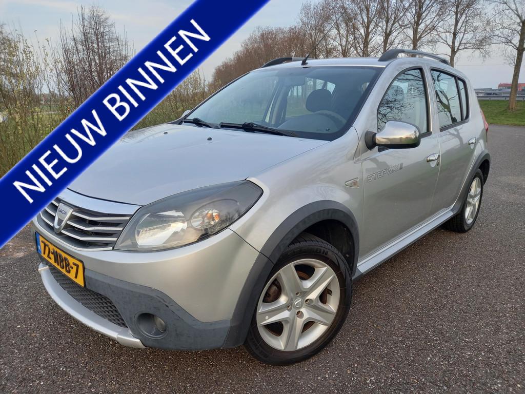 Dacia Sandero 1.6 Stepway Airco, Auto's, Dacia, Metallic lak, 4 cilinders, 1070 kg, Origineel Nederlands
