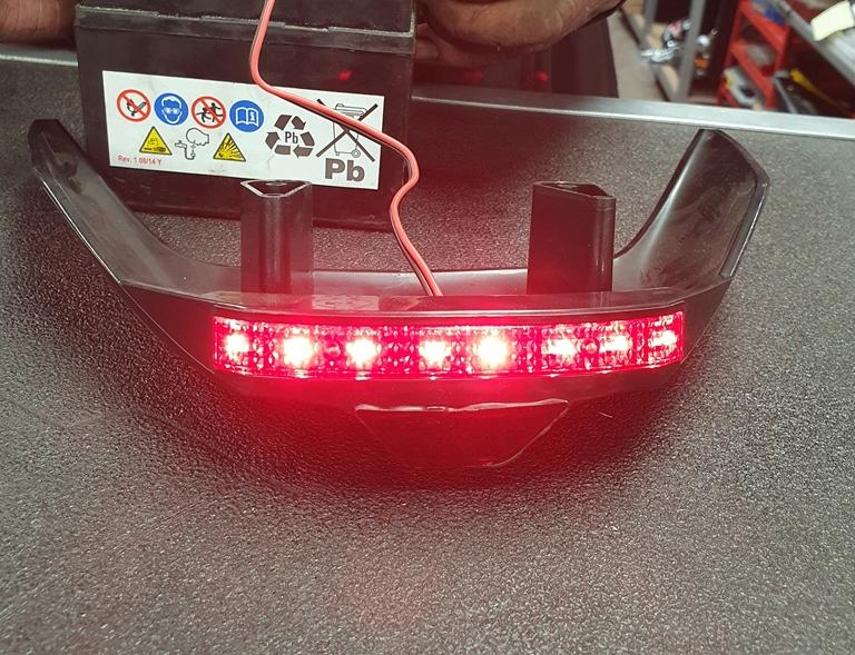 NIEUW Achterspoiler MKX + remlicht MBK Nitro / Yamaha Aerox, Fietsen en Brommers, Brommeronderdelen | Scooters, Ophalen of Verzenden