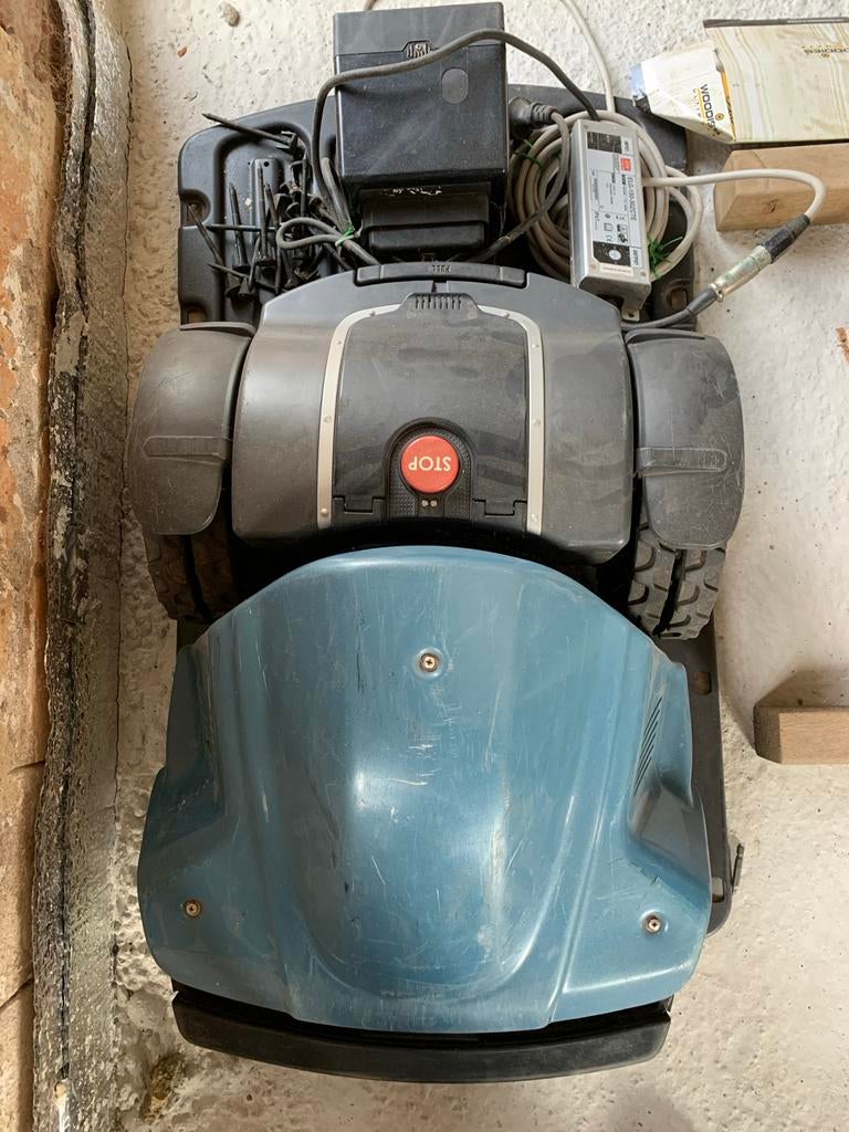 Wiper automatische grasmaaier, Ophalen, Zo goed als nieuw, 20 tot 25 cm