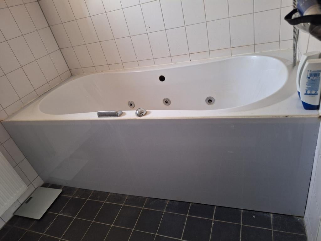 Liegbad met bubbelsysteem - Wit/ bubbelbad/ jacuzzi, Ophalen, Bad
