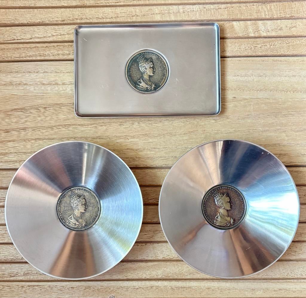 Set decoratieve schalen met medaillons keizer Ferdinand, Antiek en Kunst, Ophalen of Verzenden