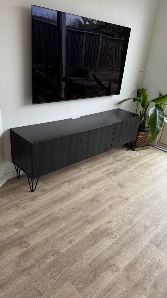 Ikea Besta tv meubel met custom hairpin poten, Huis en Inrichting, Kasten | Televisiemeubels, Ophalen, Kunststof, 150 tot 200 cm
