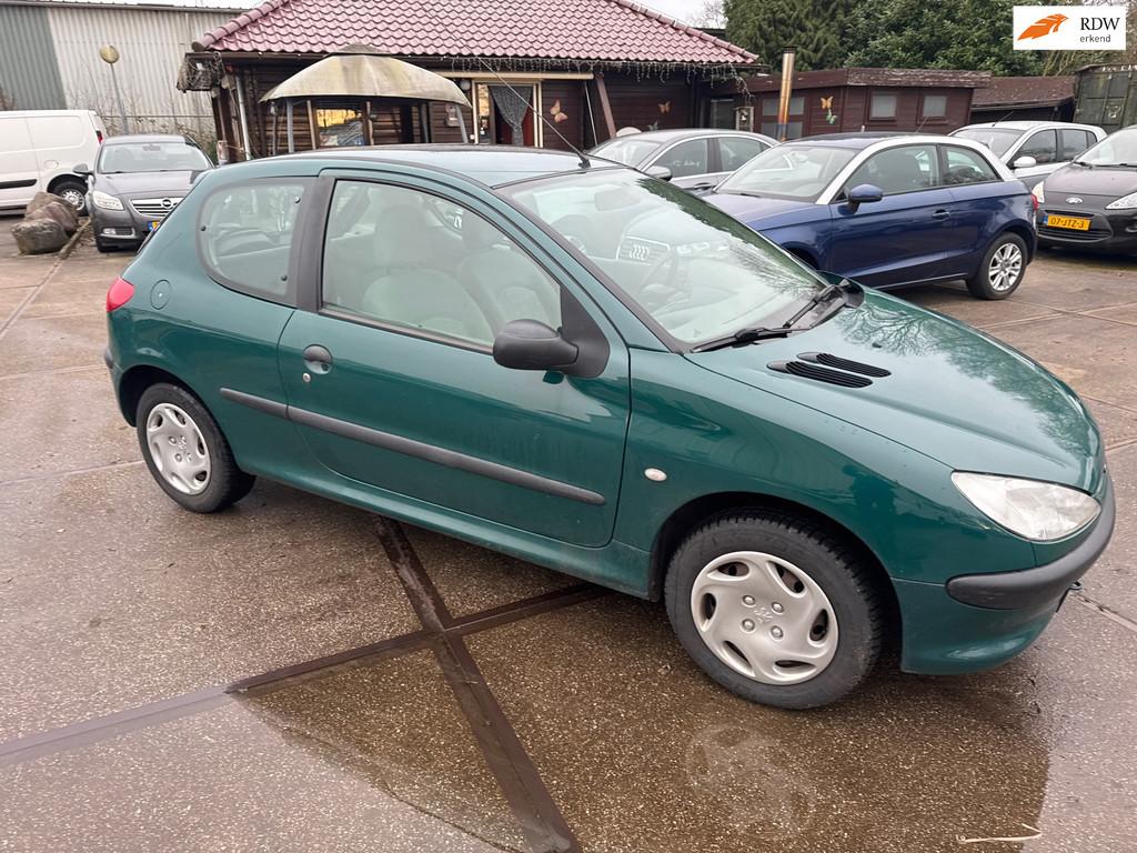 Peugeot 206 1.4 XR Inruil mogelijk, Voorwielaandrijving, 31 €/maand, 4 cilinders, Origineel Nederlands