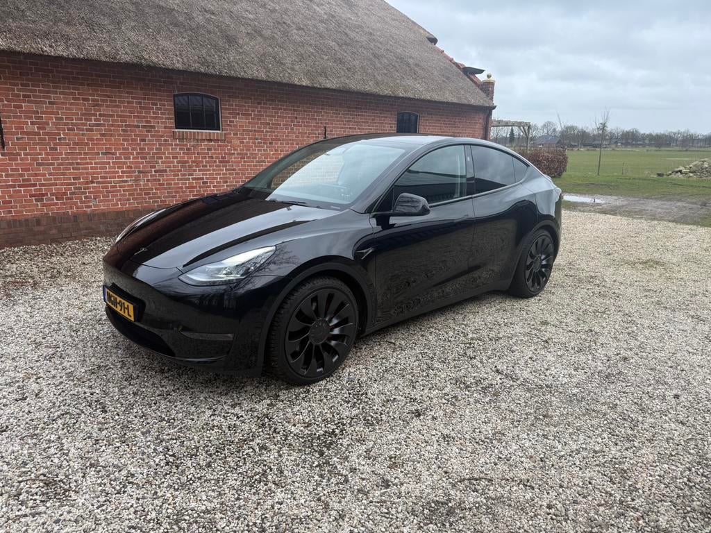 Tesla Model Y 2025  performance eerste eigenaar btw auto, Auto's, Tesla, 495 min, 1972 kg, Zwart, Origineel Nederlands