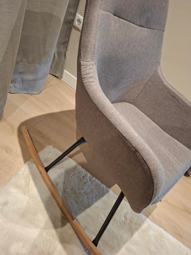 Grijze schommelstoel, Huis en Inrichting, Stoelen, Ophalen