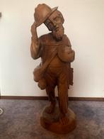 Houten beeld van man uit Ecuador. 60 cm hoog, Antiek en Kunst, Kunst | Beelden en Houtsnijwerken, Ophalen