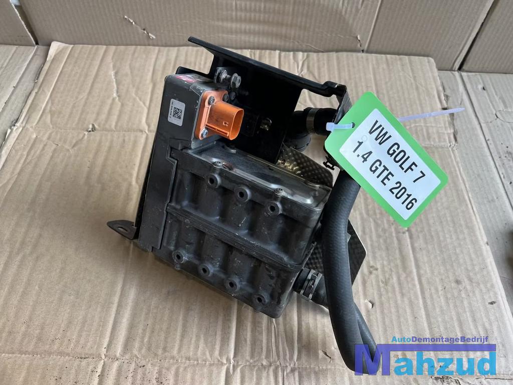 VW GOLF 7 GTE HYBRIDE Verwarmingselement kachel 5Q0819565B, Auto-onderdelen, Gebruikt, Volkswagen, Volkswagen AG, Berliner Ring 2
38440  Wolfsburg, DE