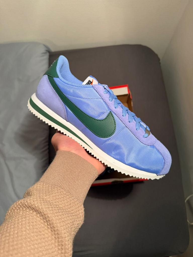 Nike Cortez Blauw Groen Wit - Maat 42.5 en 43, Ophalen of Verzenden, Nieuw, Blauw, Sneakers of Gympen