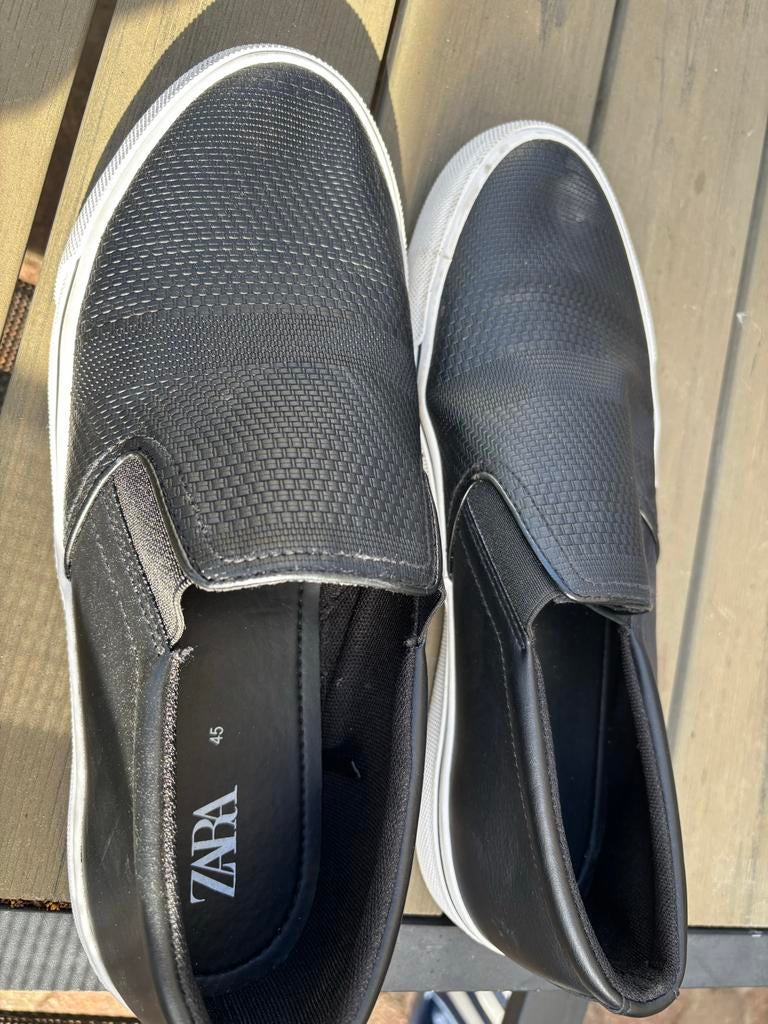 Zwarte Zara slip-on sneakers maat 45, Zwart, Ophalen of Verzenden, Sneakers of Gympen, Zo goed als nieuw