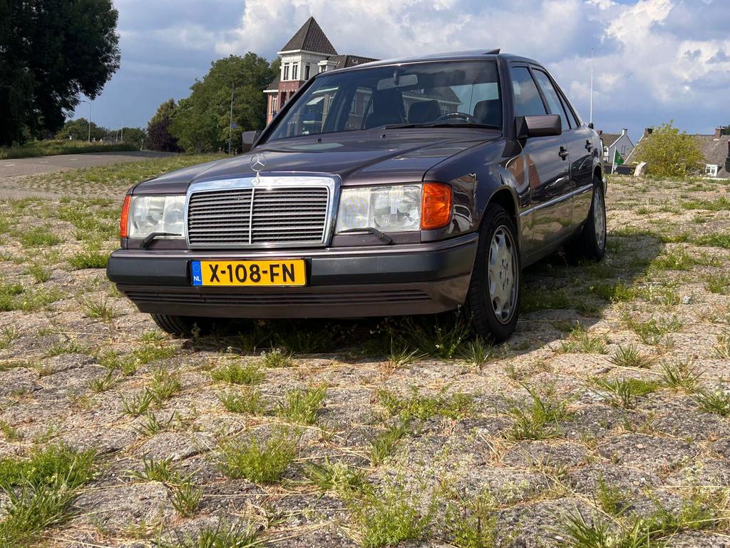 Mercedes-Benz w124 1993, Auto's, Mercedes-Benz, Bruin, 3199 cc, Particulier, Sedan