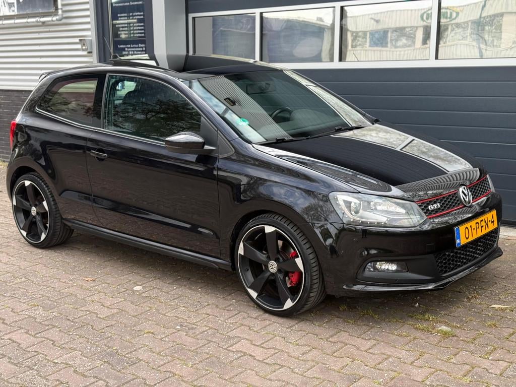 Volkswagen Polo 1.4 TSI GTI PANO XENON CRUISE NIEUWE MOTOR, Overige carrosserieën, 179 pk, Zwart, Origineel Nederlands