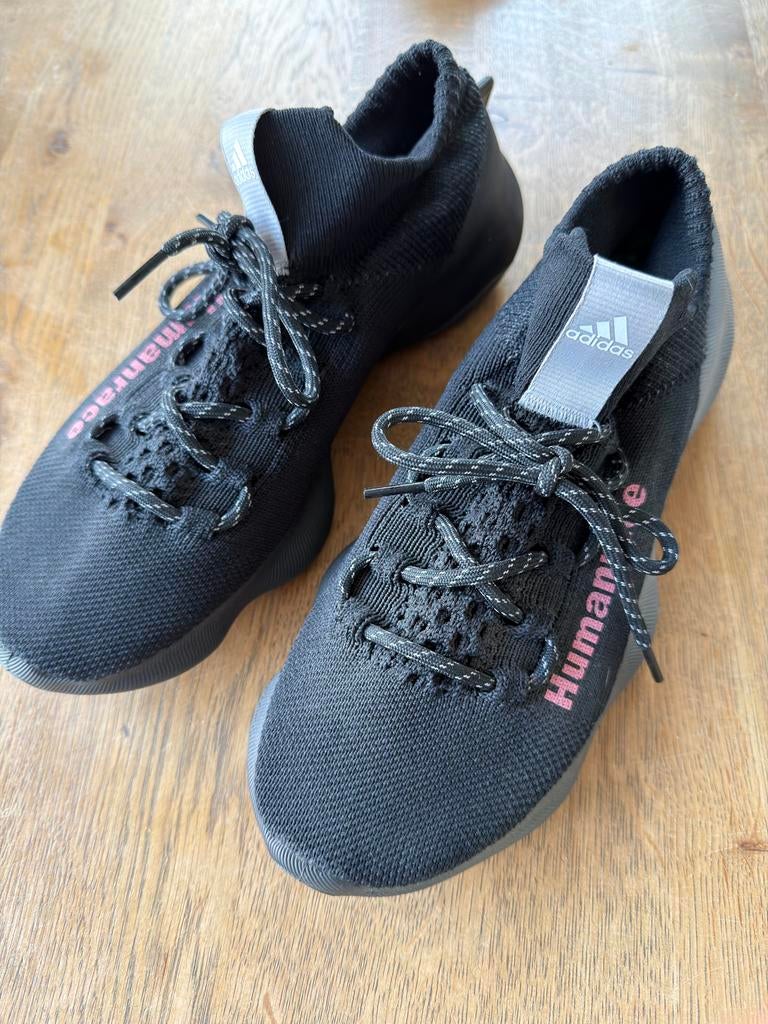 Adidas Pharrell Williams Humanrace sneakers zwart maat 42, Ophalen of Verzenden, Gedragen, Zwart, Sneakers of Gympen