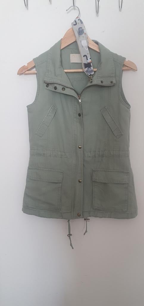 Leuke grijsgroene(salie kleur) linnen bodywarmer, Kleding | Dames, Ophalen of Verzenden, Zo goed als nieuw, Maat 34 (XS) of kleiner
