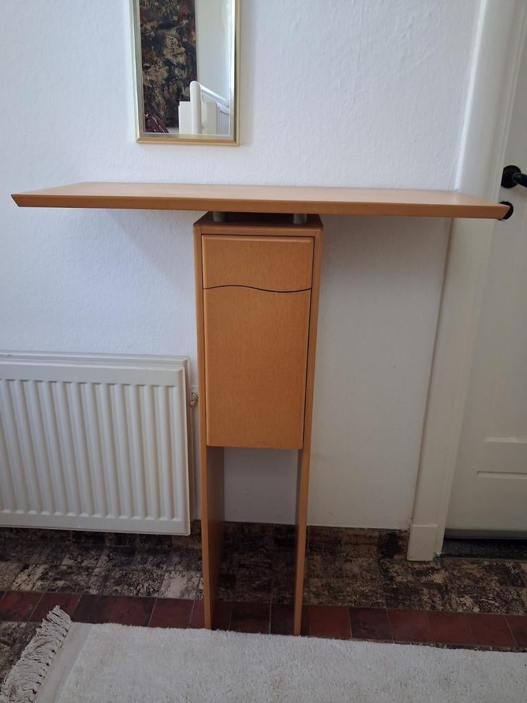 Houten hal kastje. 104 hoog 85 breed 36 diep, Ophalen