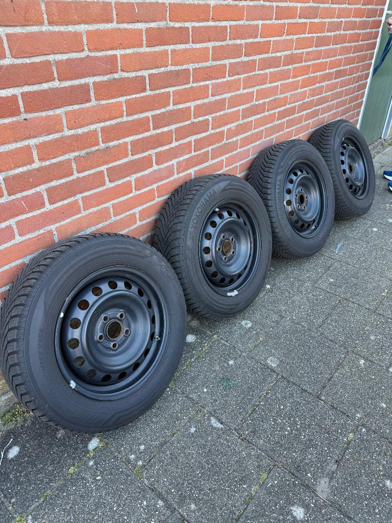 Yokohama 185 65 R15 winterbanden, Ophalen, Gebruikt, 15 inch, Banden en Velgen