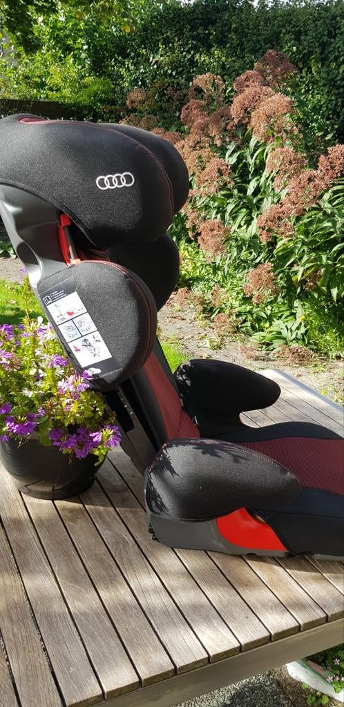 Autostoel Audi / Takata 15/36kg, Kinderen en Baby's, Autostoeltjes, Verstelbare rugleuning, Autogordel, Zo goed als nieuw, Ophalen