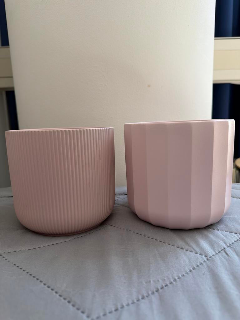IKEA en Xenox Roze Bloempotten - Set van 2, Ophalen, Rond, Binnen, Zo goed als nieuw