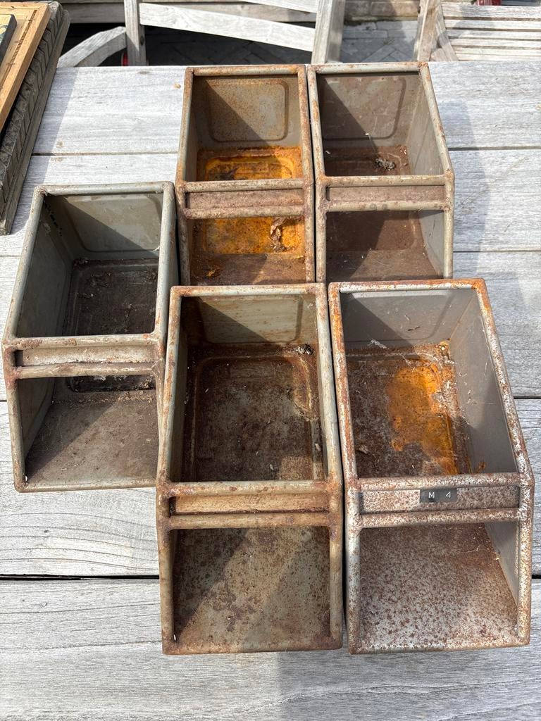 Set van 5 metalen bakjes, Ophalen, Gebruikt