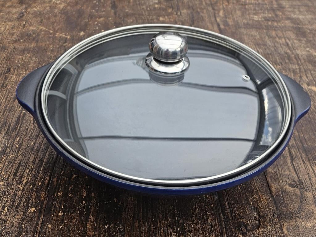 Made in France gietijzeren wokpan met deksel, Huis en Inrichting, Ophalen of Verzenden, Zo goed als nieuw, Gietijzer, Wok