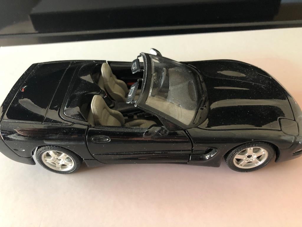 model auto 1:24  chevrolet corvette, Hobby en Vrije tijd, Modelauto's | 1:24, Ophalen of Verzenden, Bburago