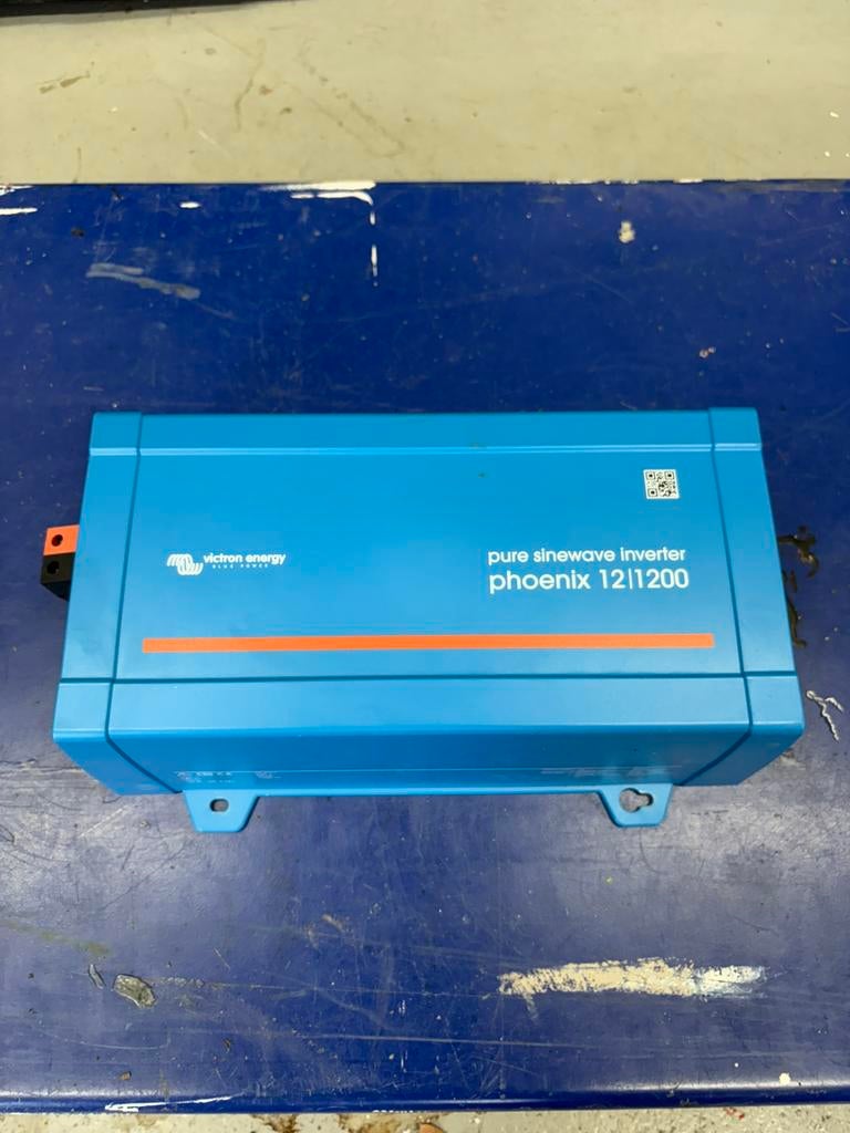 Victron omvormer 12v. / 230v. 1200watt, Ophalen, Zo goed als nieuw