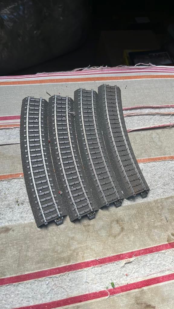 Te koop 4 tegenbochten van marklin C 24224, Wisselstroom, Rails, Ophalen of Verzenden, Zo goed als nieuw