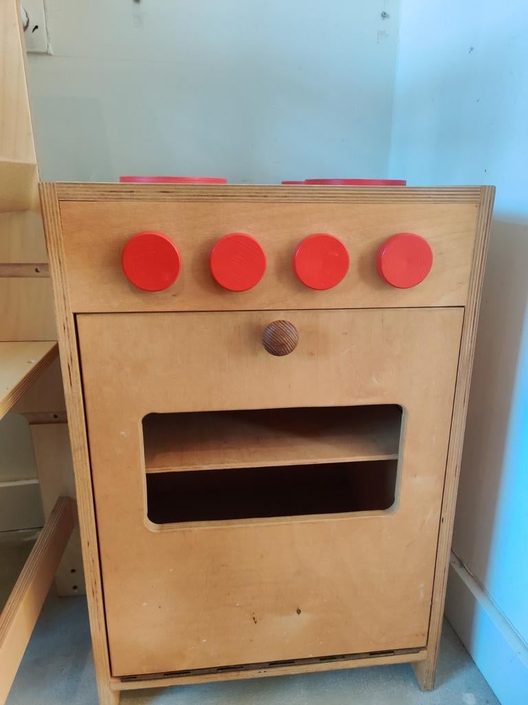 Houten kinderkeukentje - met inhoud, Ophalen