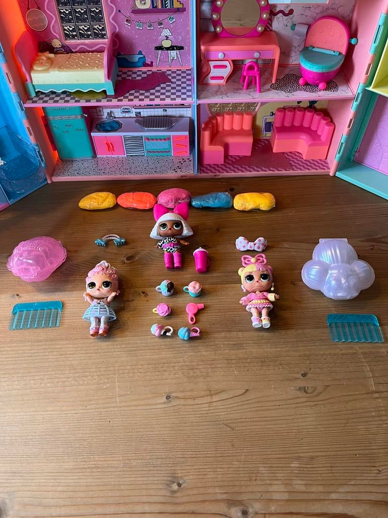L.o.l. Surprise squish sand magic house, Kinderen en Baby's, Ophalen of Verzenden, Zo goed als nieuw, Poppenhuis