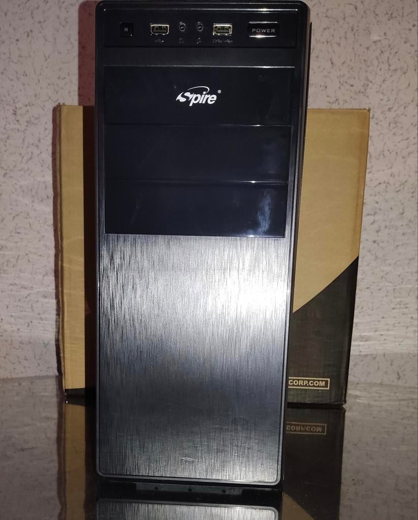 NOG ENKELE STUKS PC behuizing Spire MANEO (SP1076B-420W-E12), Computers en Software, Computerbehuizingen, Ophalen of Verzenden
