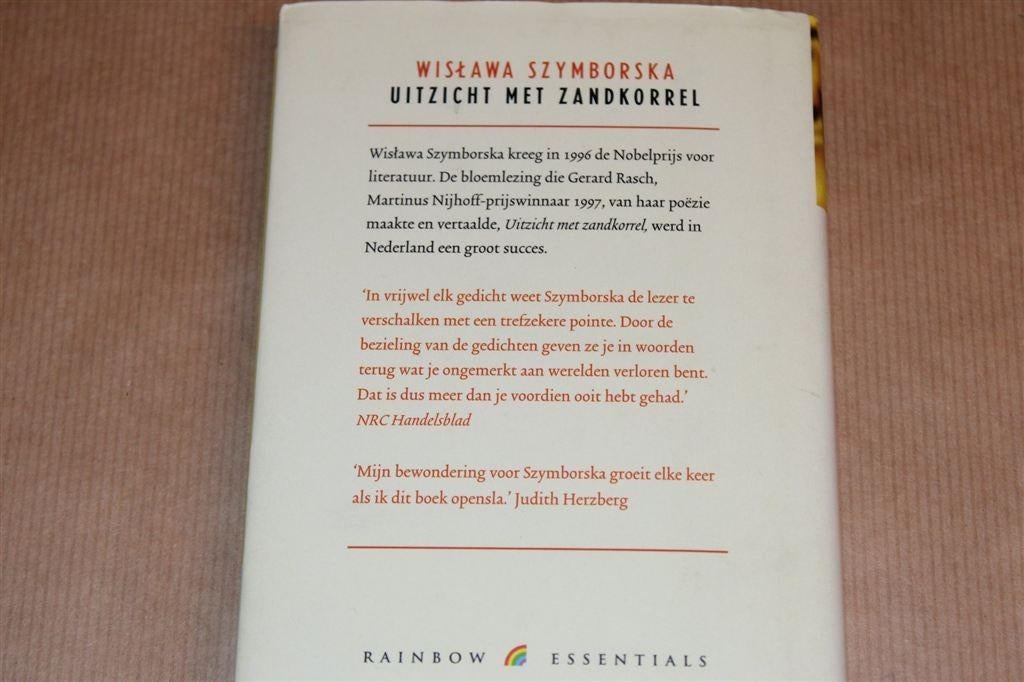 Uitzicht met Zandkorrel — Szymborska — Bekroonde Poëzie, Boeken, Ophalen of Verzenden, Gelezen