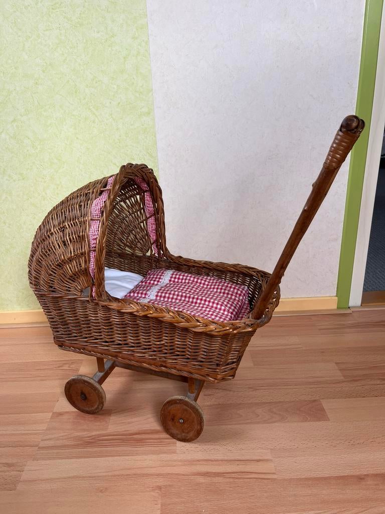 Rieten poppenwagen, Kinderen en Baby's, Speelgoed | Poppen, Ophalen, Gebruikt, Overige typen