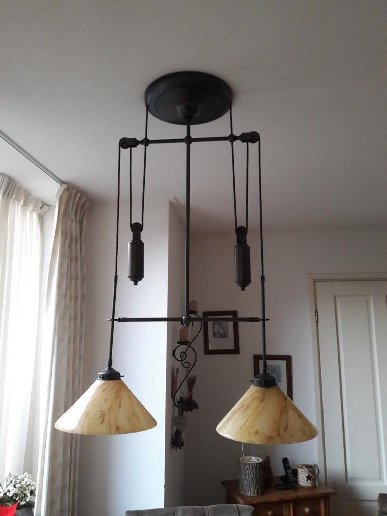 Hanglamp met katrollen en 2 glazen kappen, Ophalen, Industrieel, Landelijk, Zo goed als nieuw, Glas