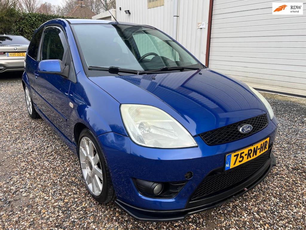 Ford Fiesta 2.0-16V ST 200PK TUNED.LEER.AIRCO.APK.NAP!, Auto's, Ford, Voorwielaandrijving, 1037 kg, Zwart, 4 cilinders
